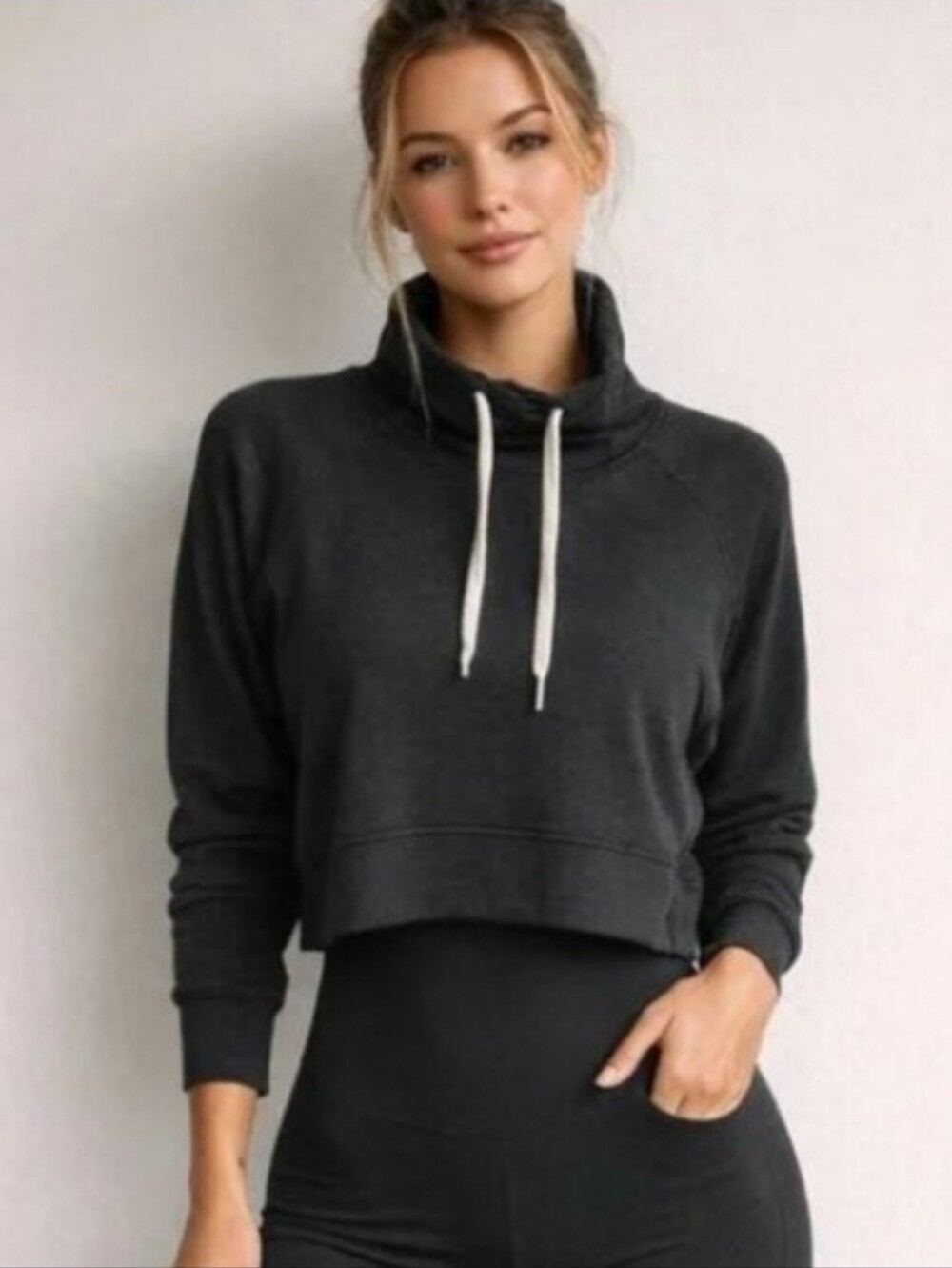 Vuori Halo Funnel Neck Charcoal Cropped Sweatshirt